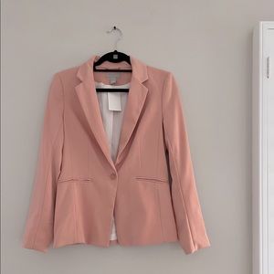 H&M peachy pink blazer chic spring style